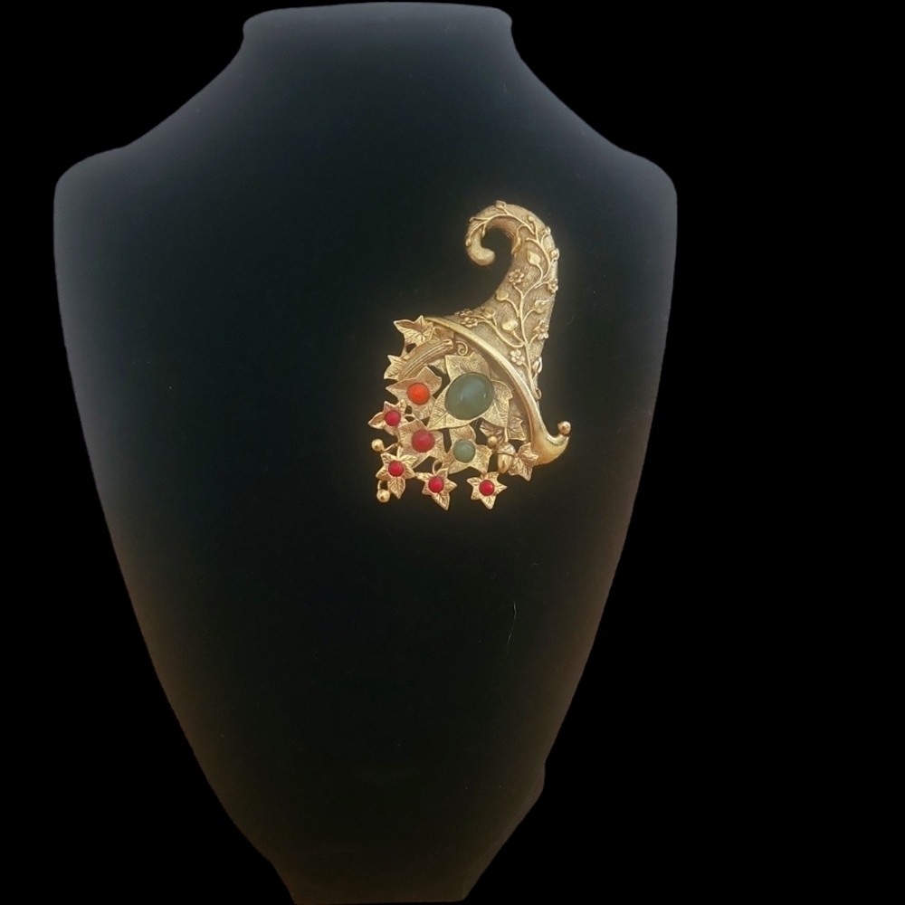 Vintage 8 Stone Autumn Inspired Stones Goldtone Setting Cornucopia Brooch
